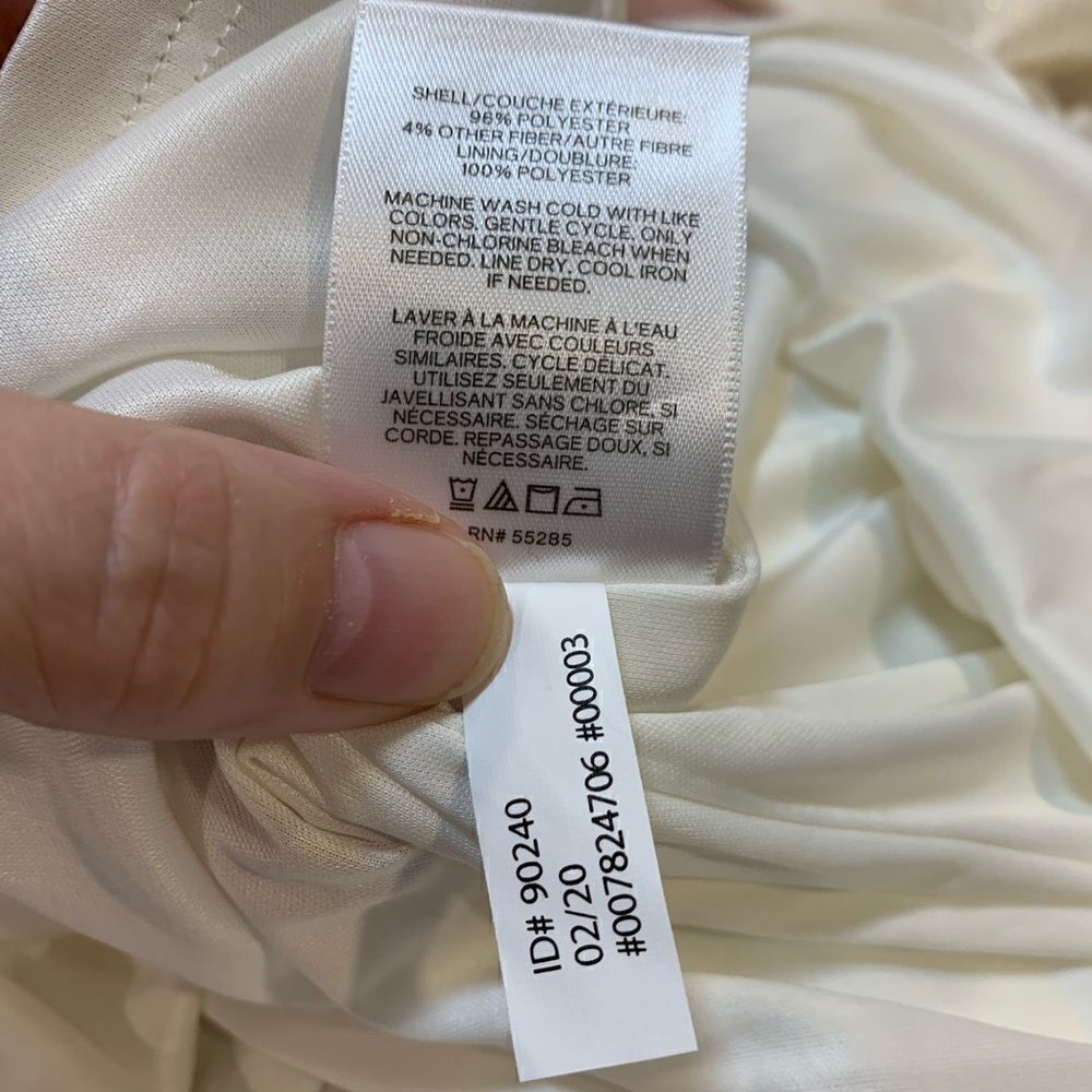 Express Short Cream w/Metallic Detail Nwt - Picture 8 of 11